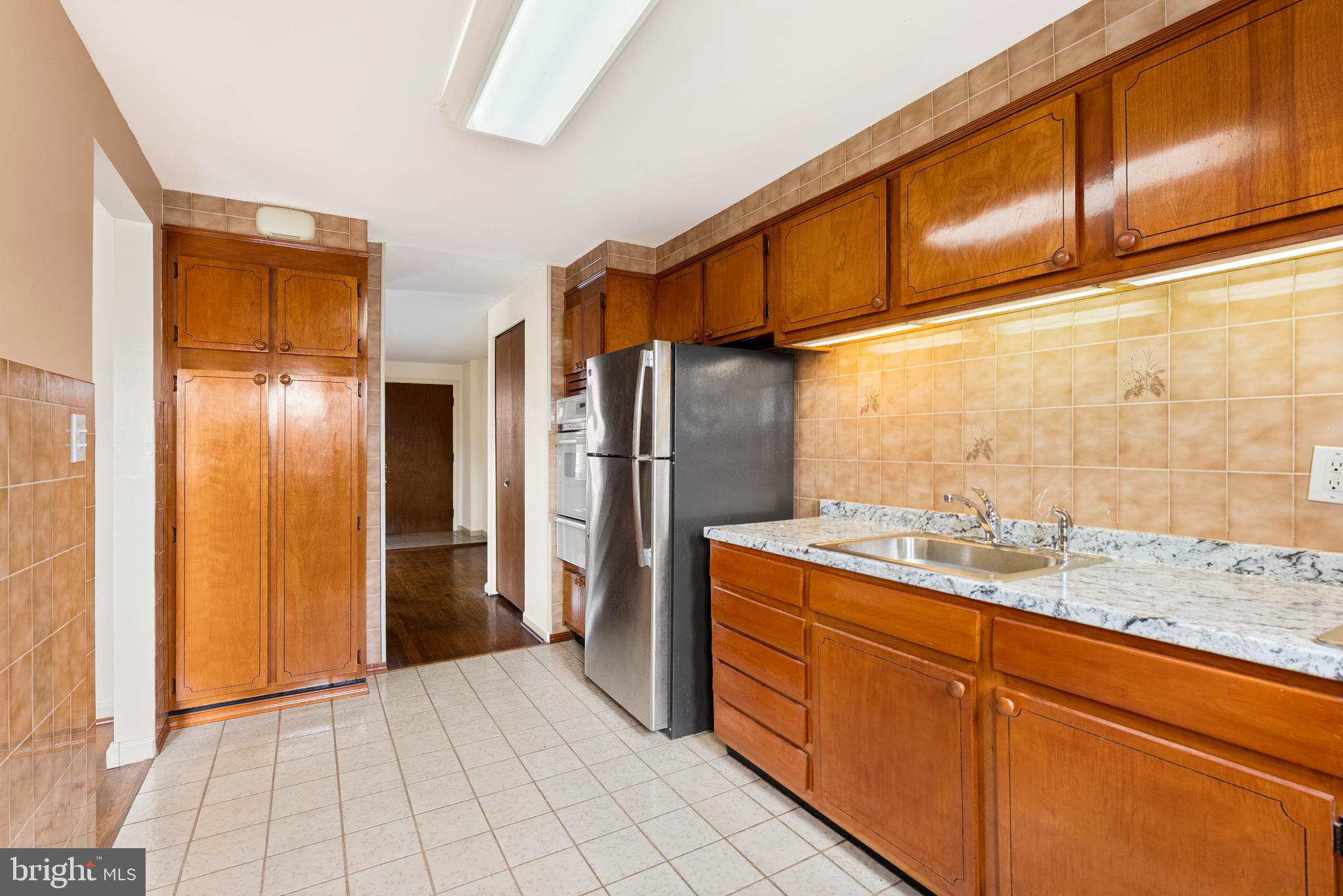 FOX RIDGE MANOR - Residential