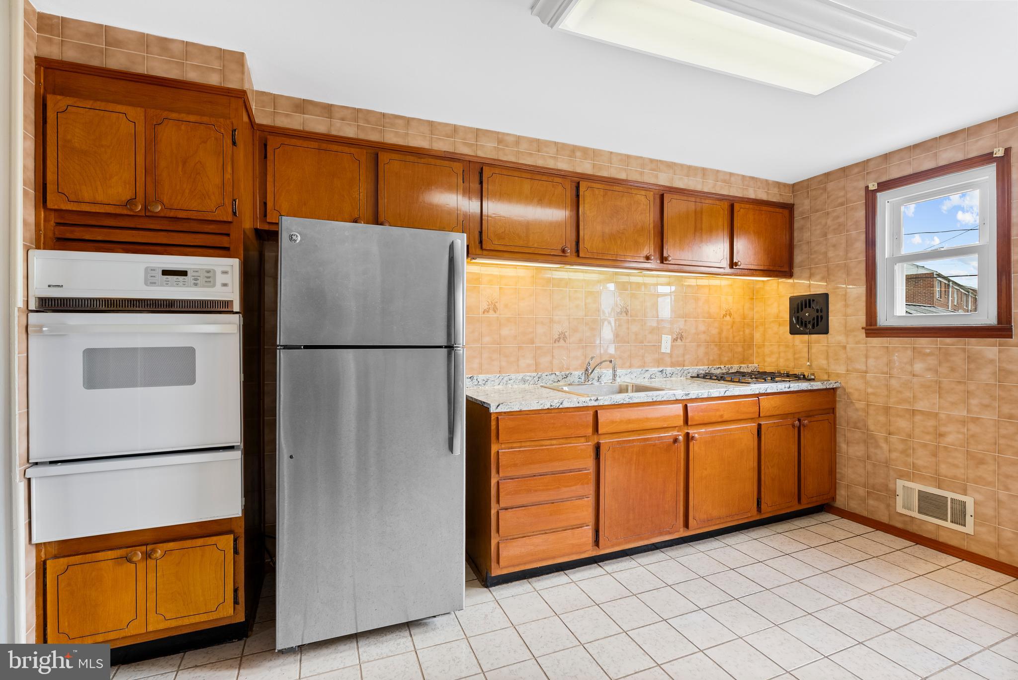 FOX RIDGE MANOR - Residential