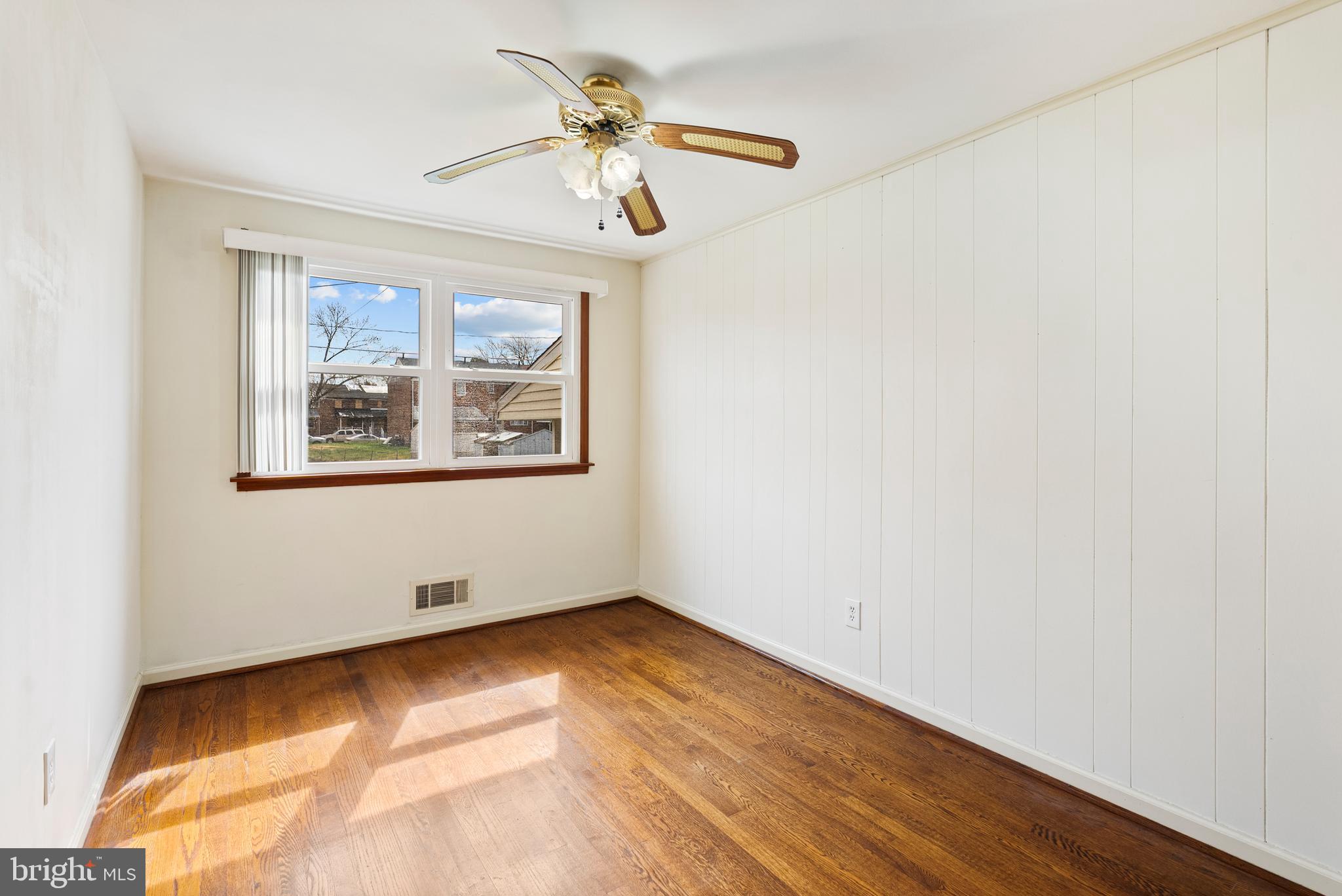 FOX RIDGE MANOR - Residential