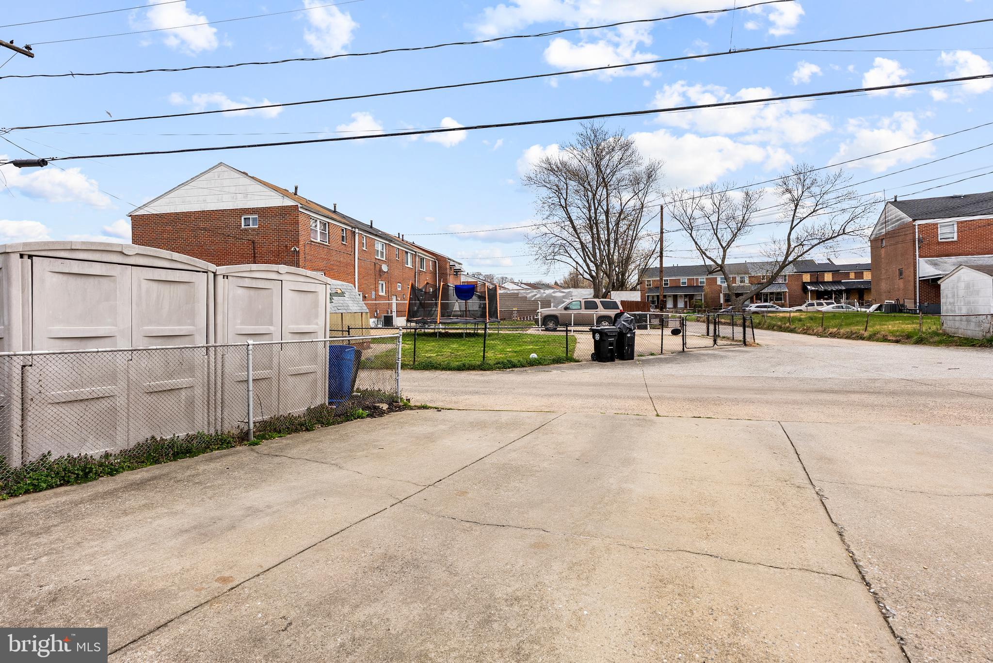 FOX RIDGE MANOR - Residential