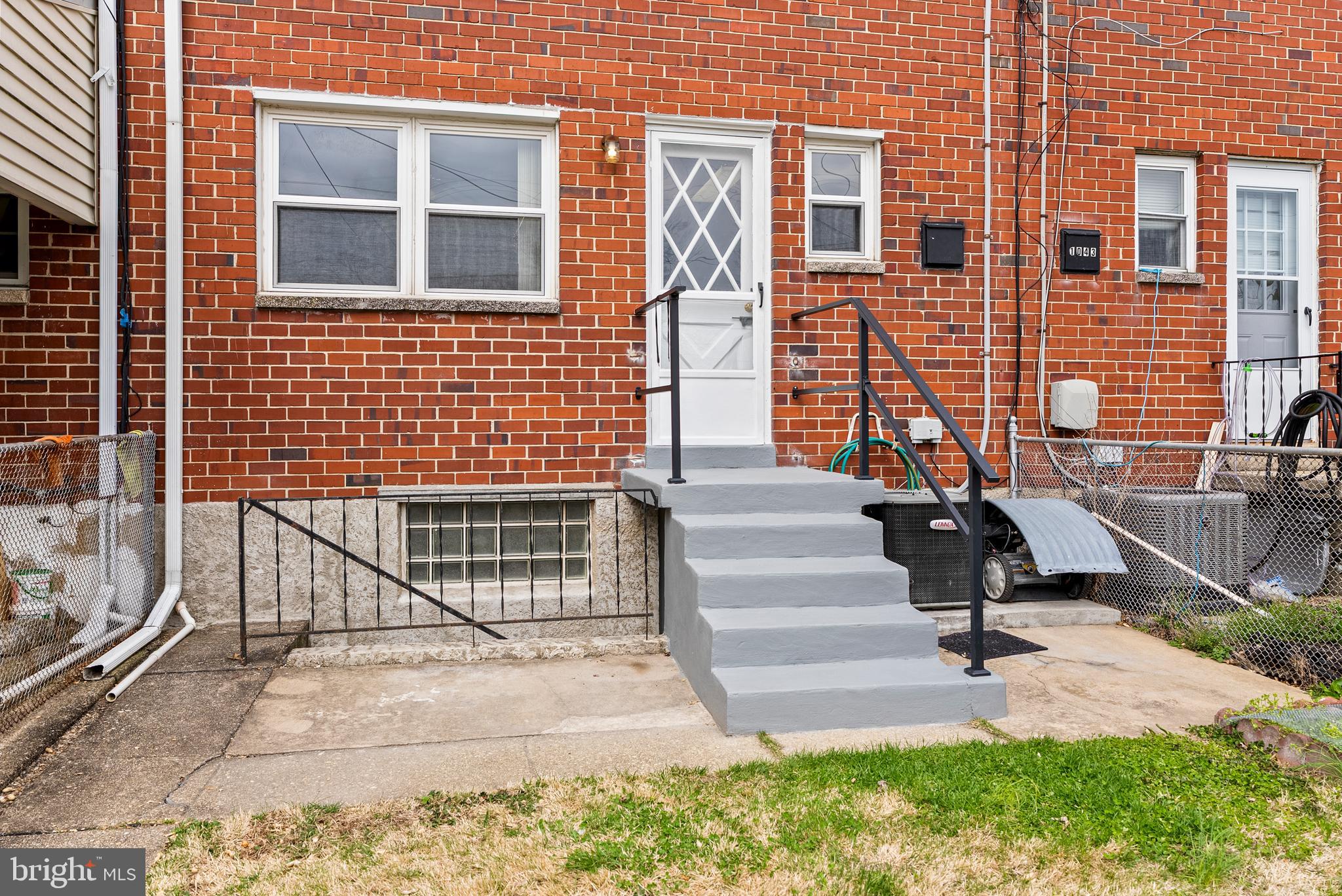 FOX RIDGE MANOR - Residential