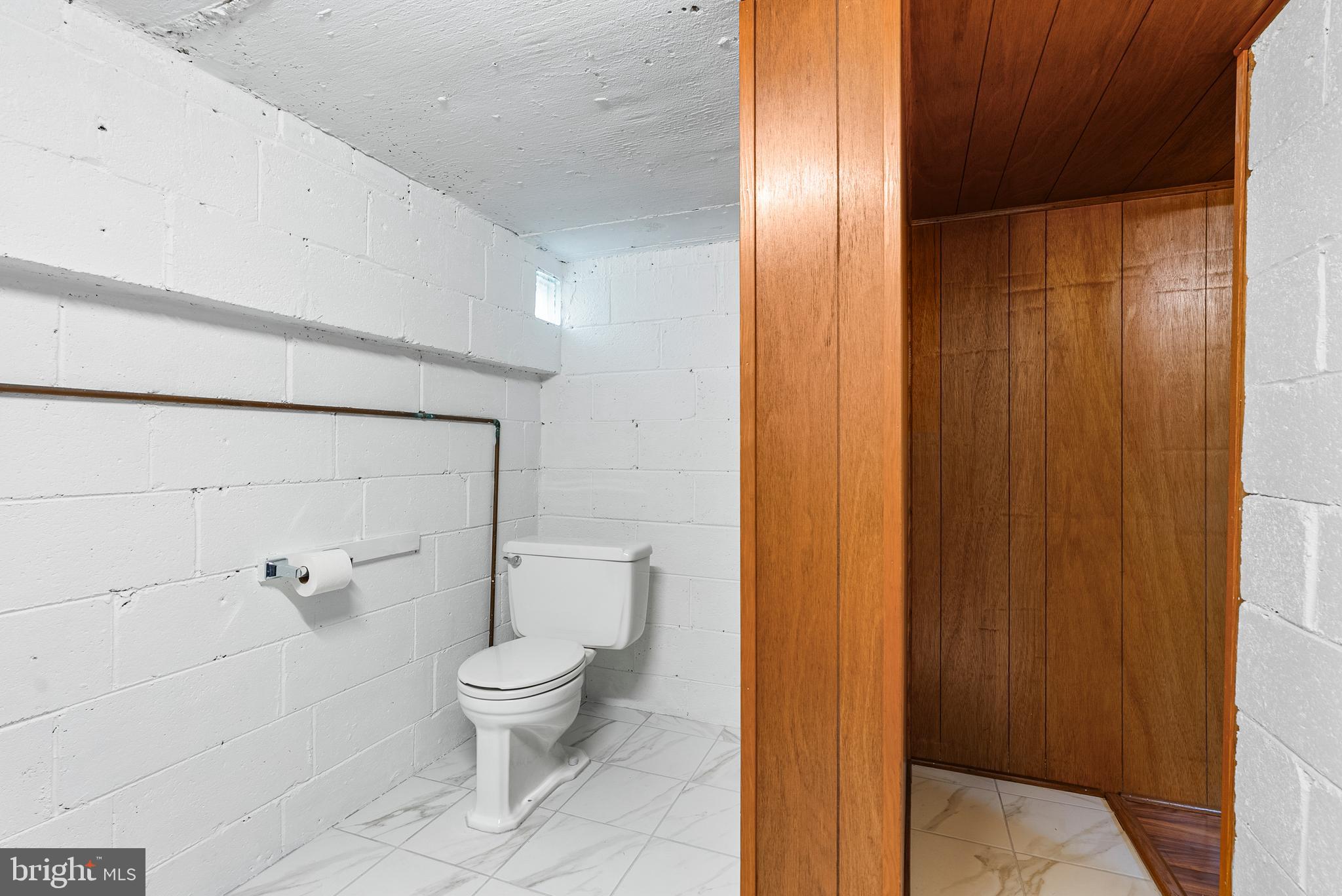 FOX RIDGE MANOR - Residential