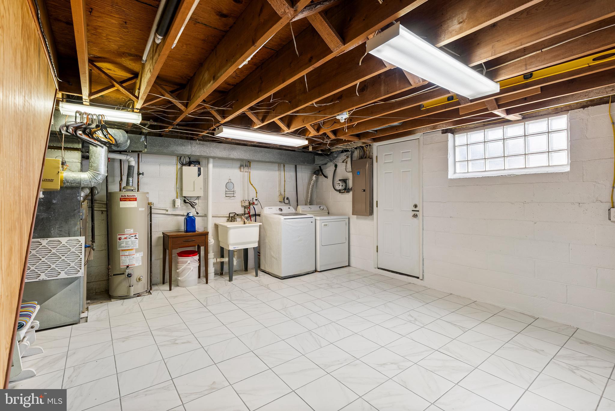 FOX RIDGE MANOR - Residential