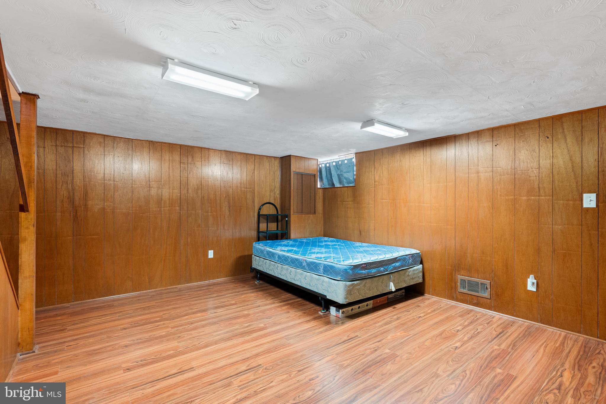 FOX RIDGE MANOR - Residential