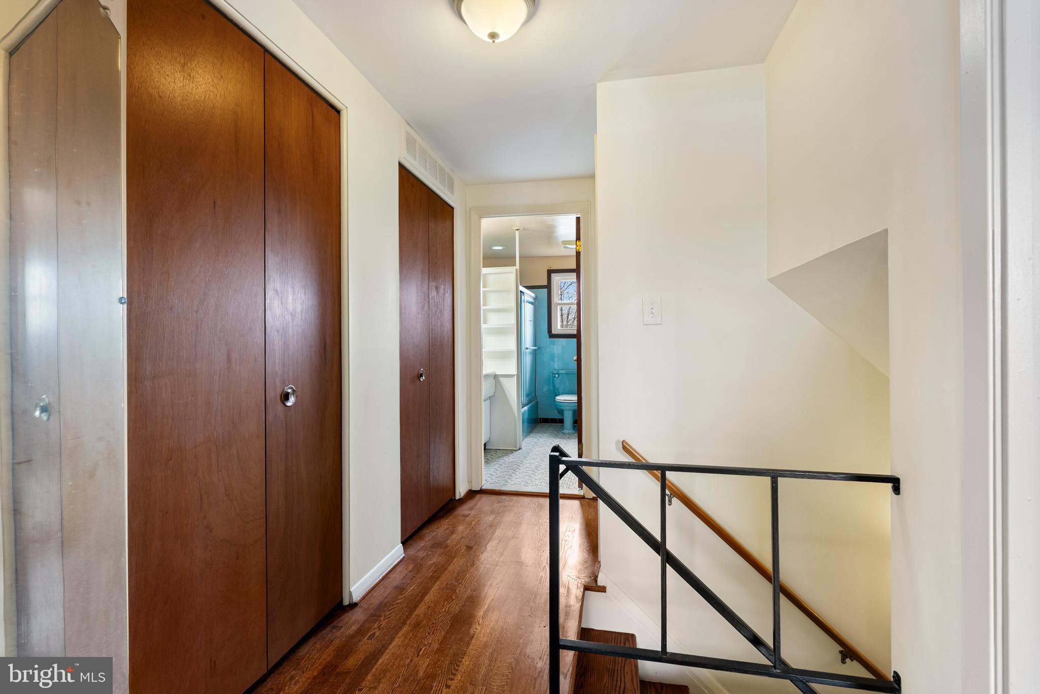 FOX RIDGE MANOR - Residential