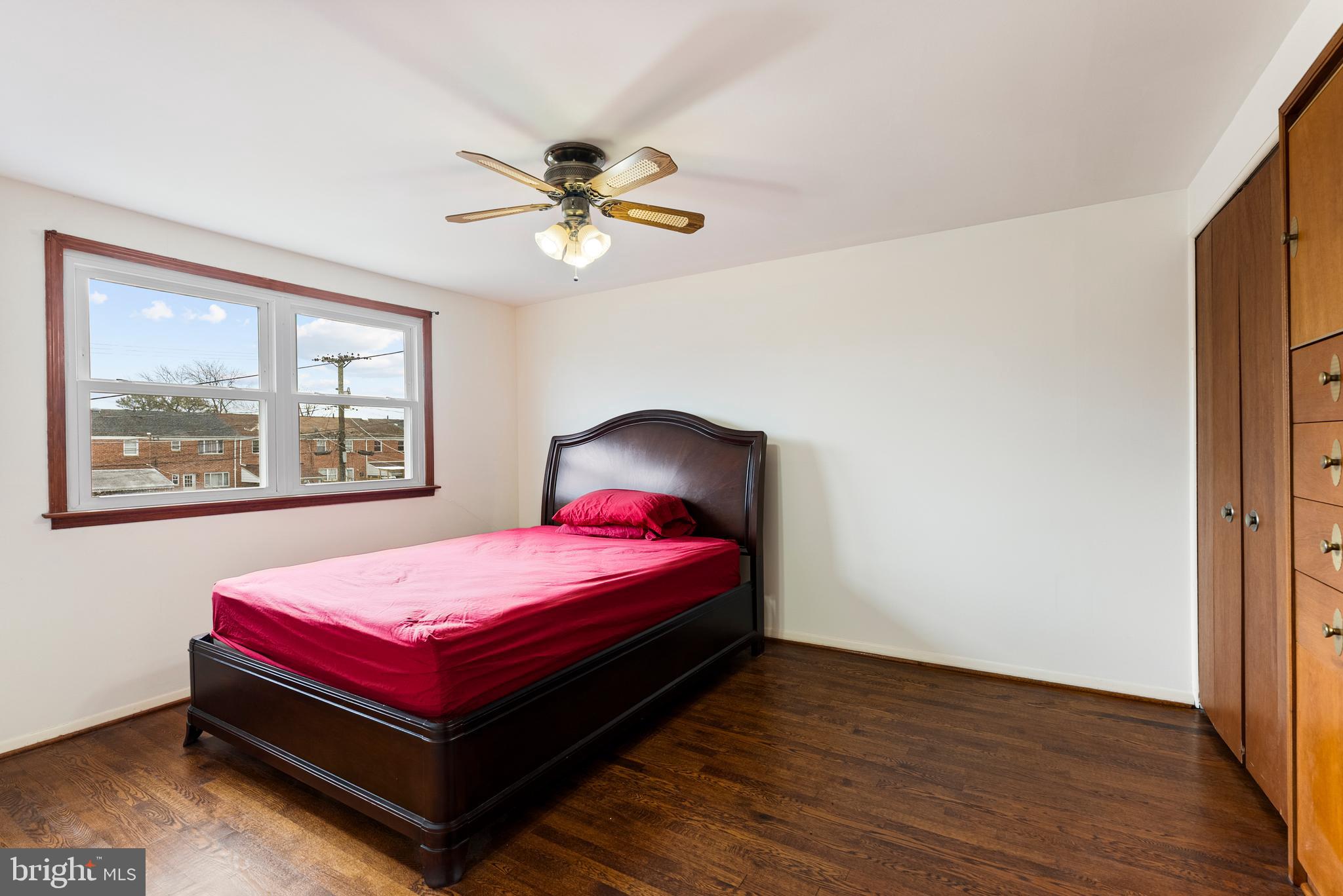 FOX RIDGE MANOR - Residential