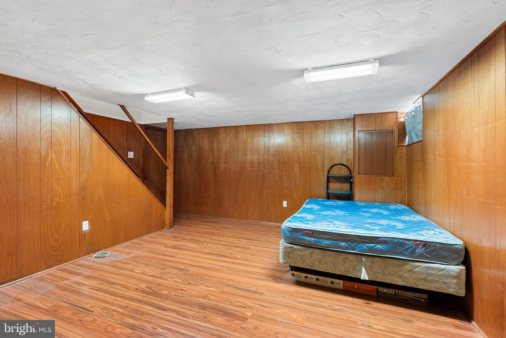 FOX RIDGE MANOR - Residential