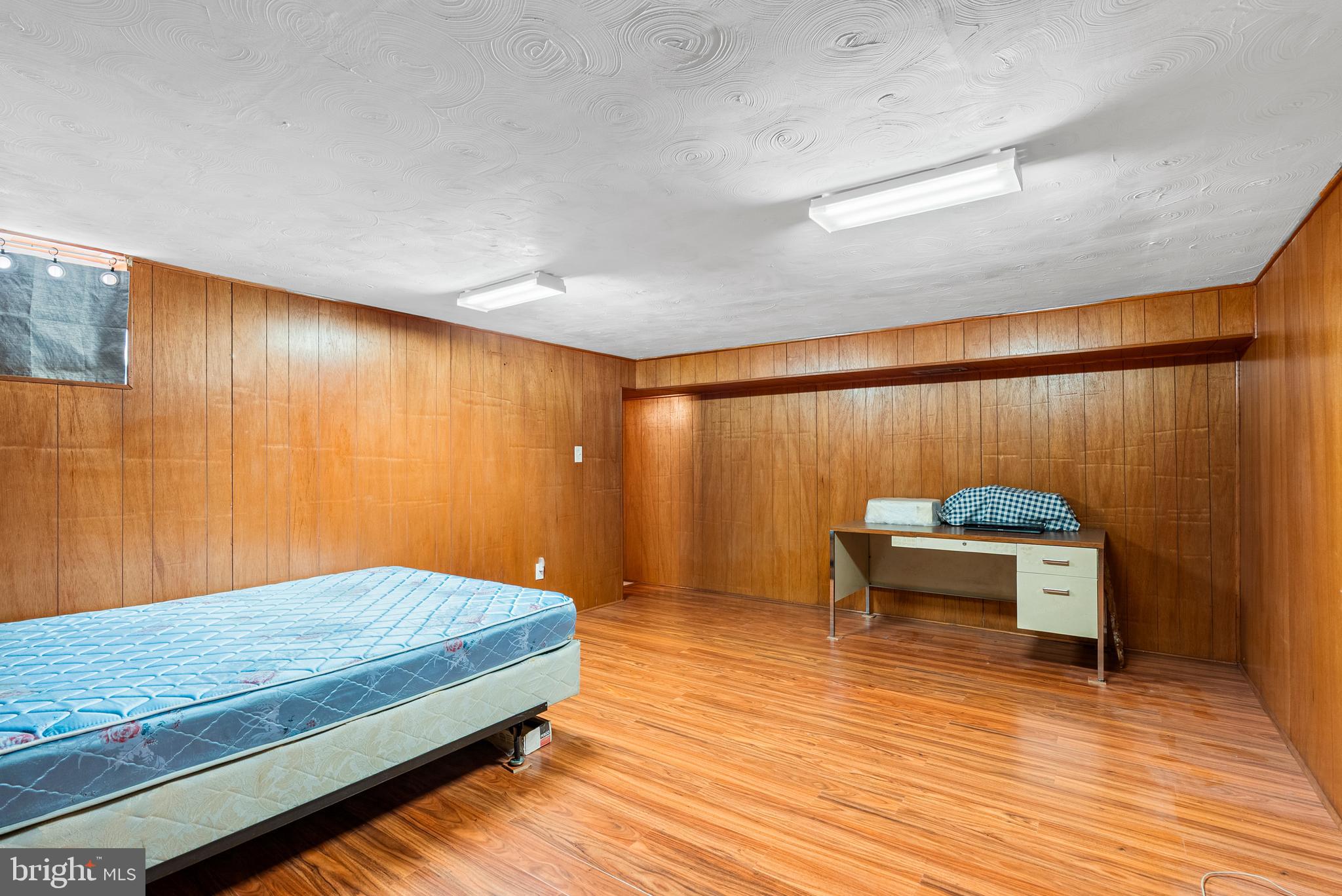 FOX RIDGE MANOR - Residential