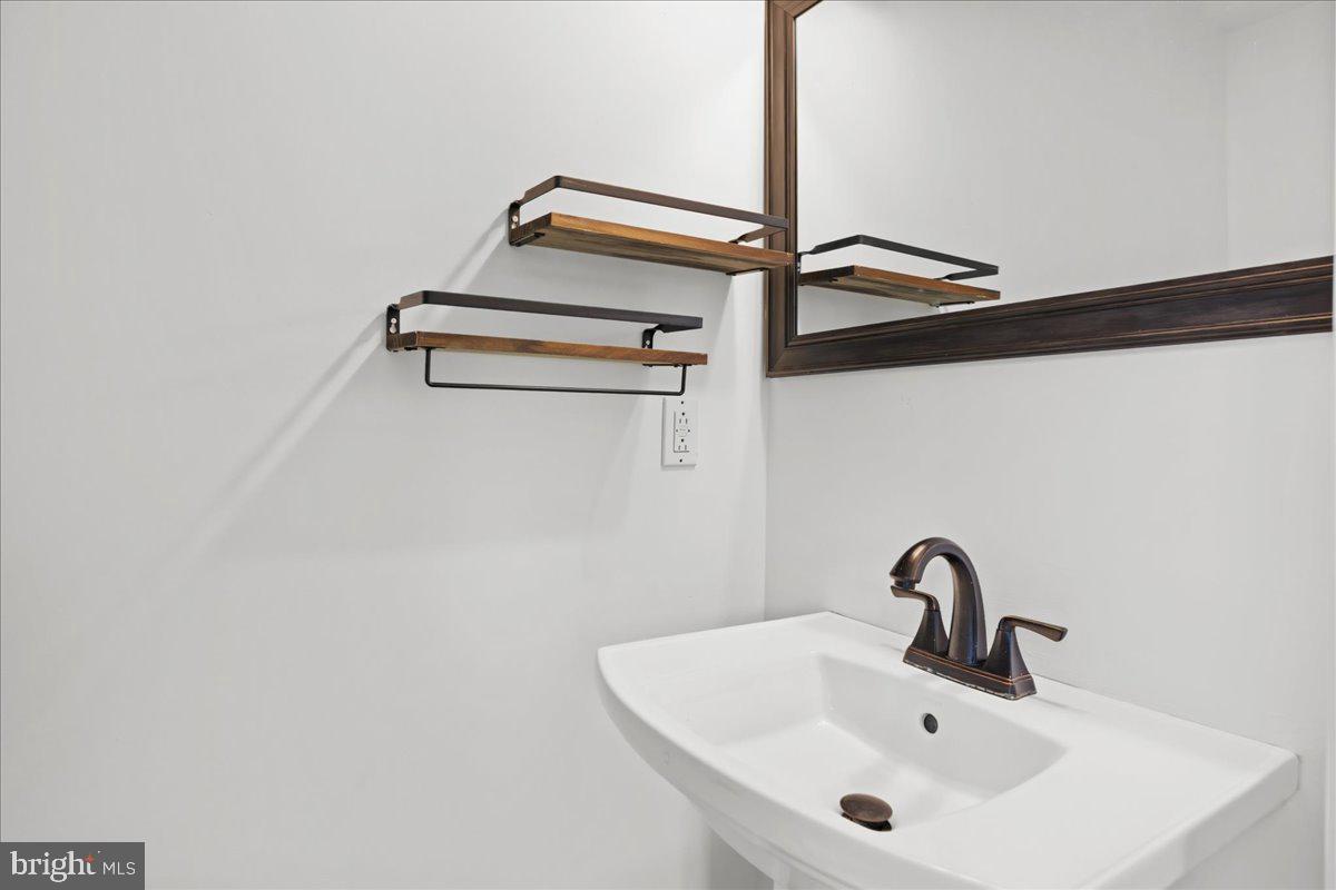 REGENTS CREST - Residential Lease