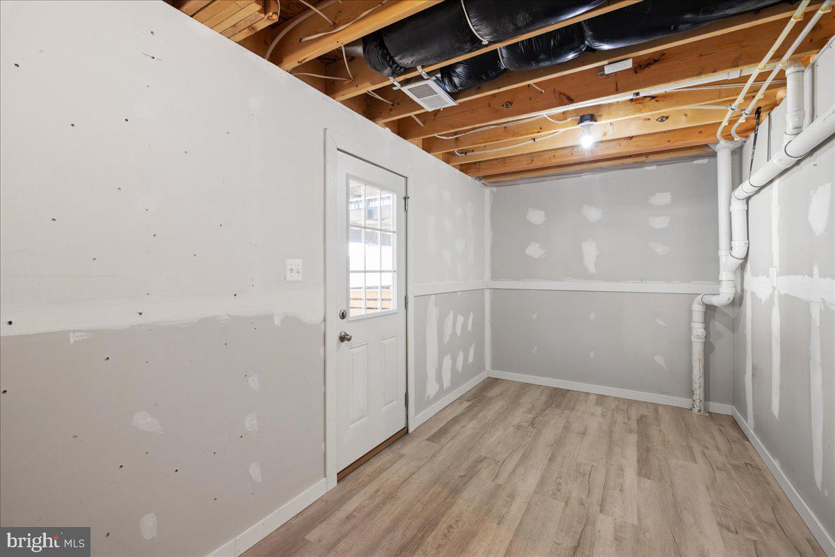 REGENTS CREST - Residential Lease