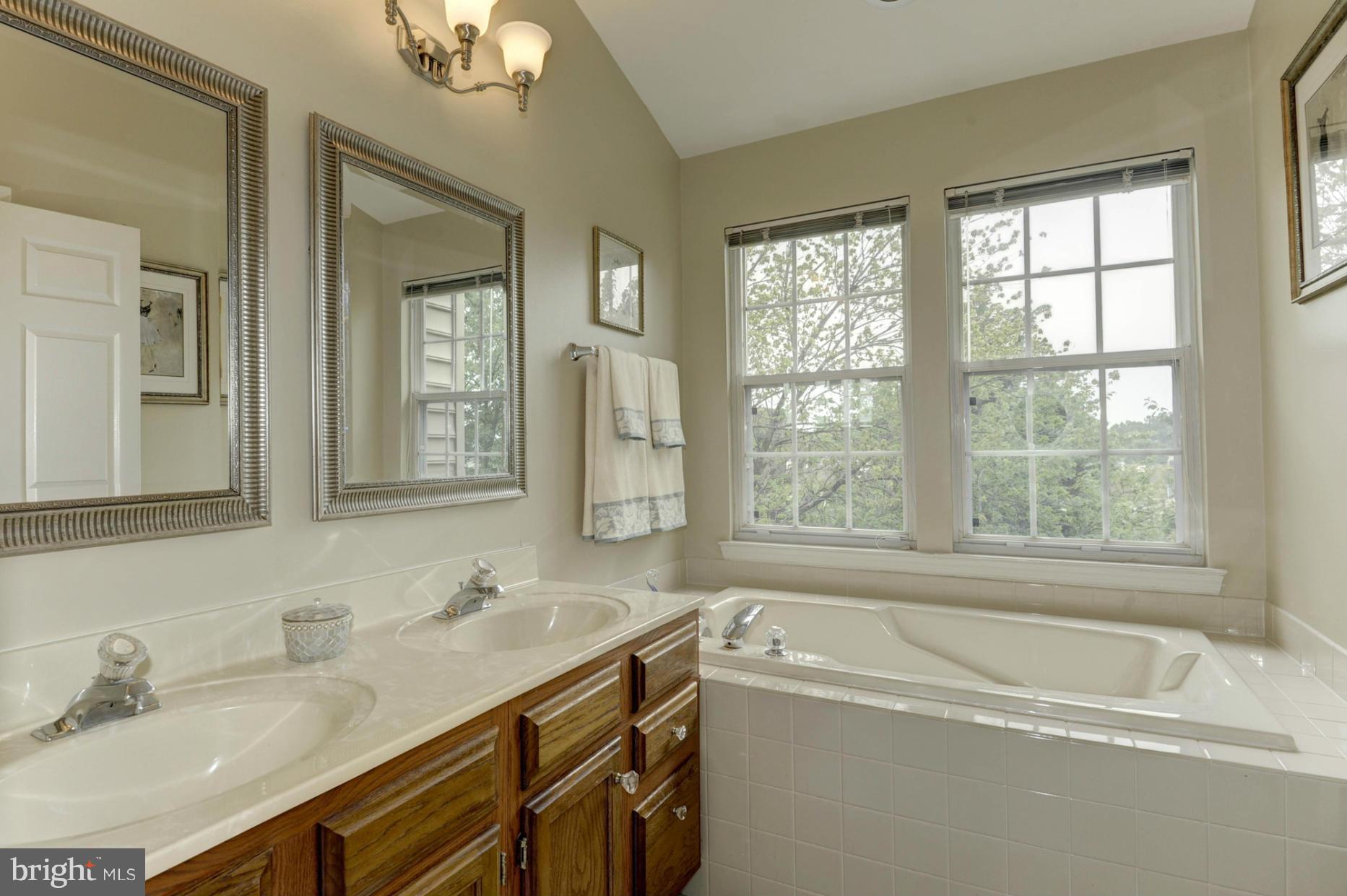 WINDING RIDGE - Residential