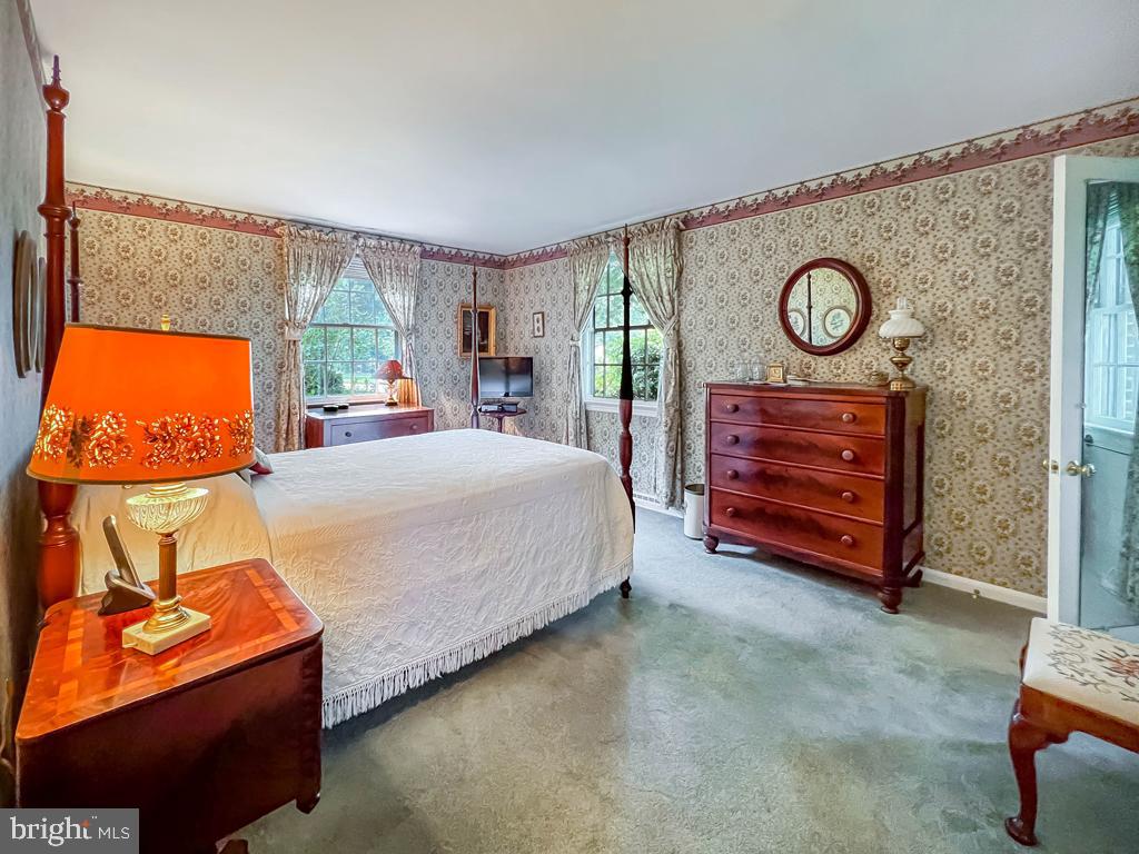 MAKEFIELD MANOR - Residential