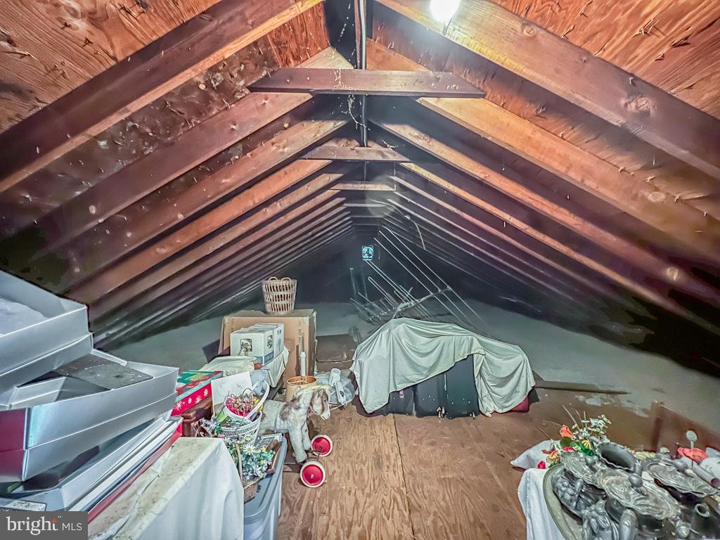 MAKEFIELD MANOR - Residential