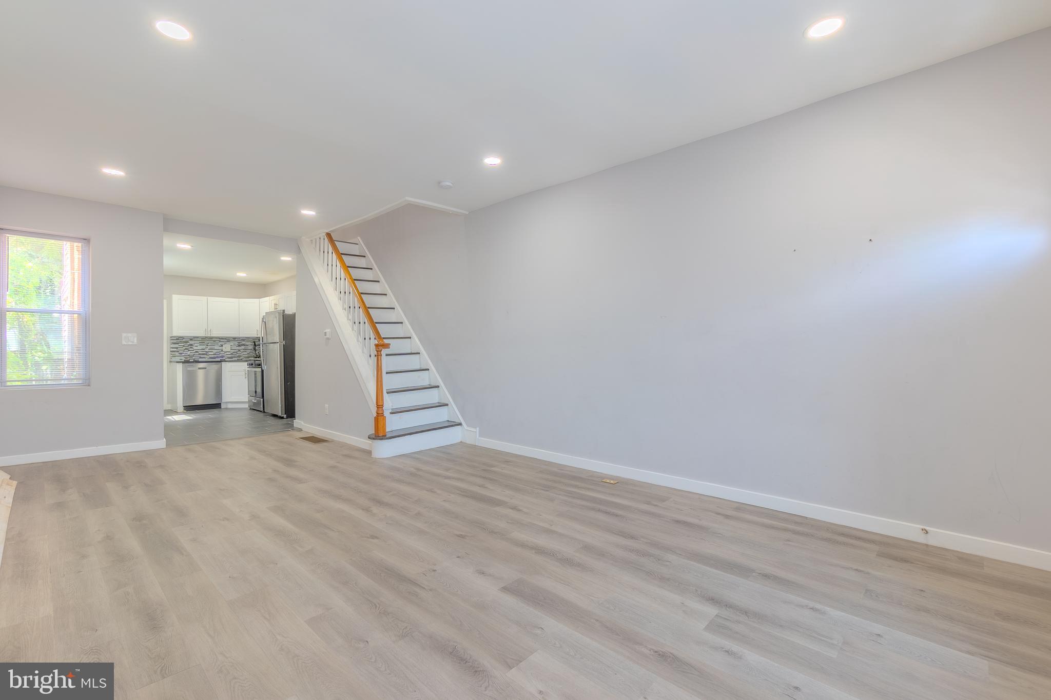 2010 E LEHIGH AVENUE