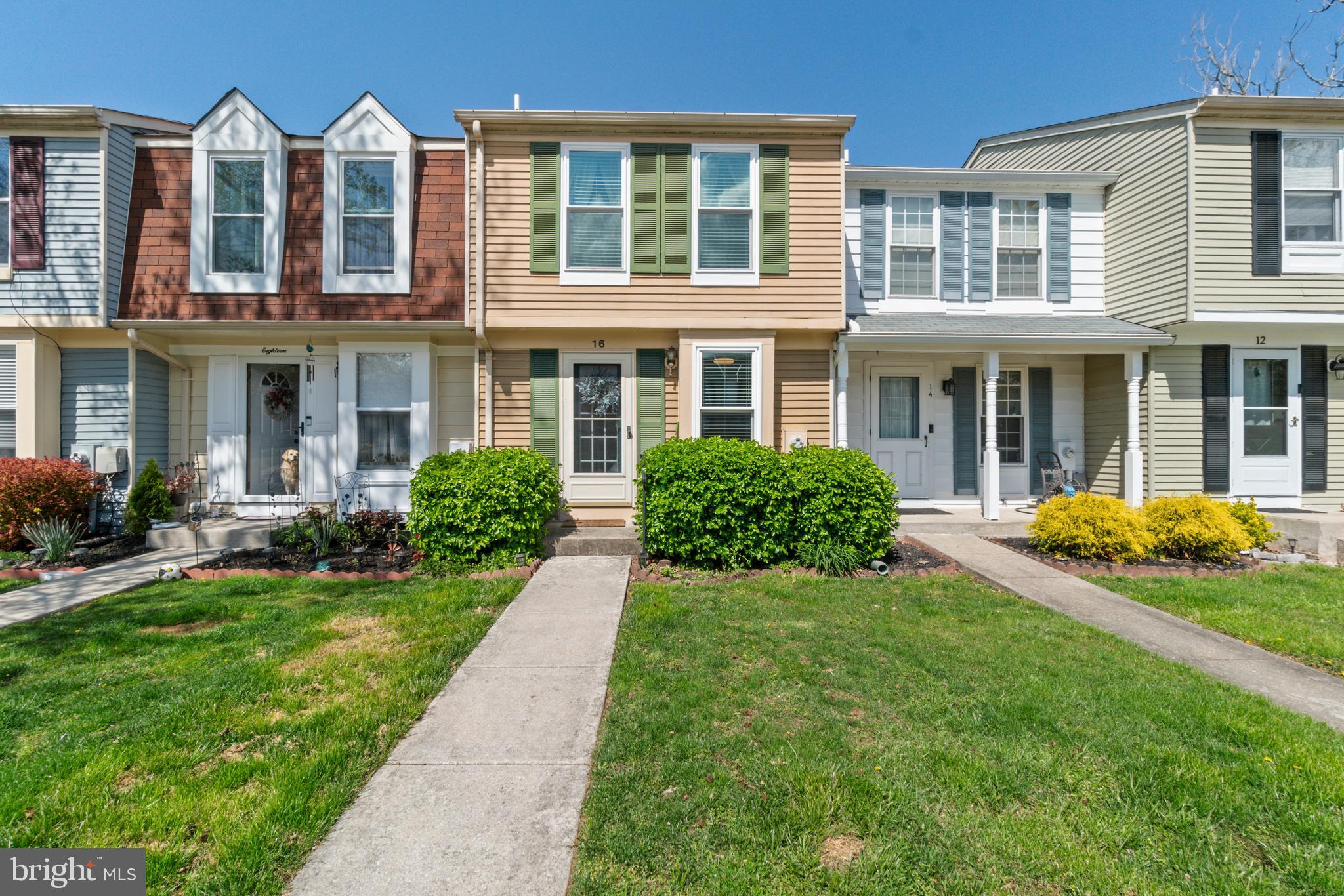 Adorable, newly updated townhouse is ready for new owners! Updated bathrooms, bedrooms, expanded closets, new flooring and fresh paint make this property shine! Walk out lower level for dual zone living/entertaining space with parking right in front of the property!
professional pics coming wed april 16