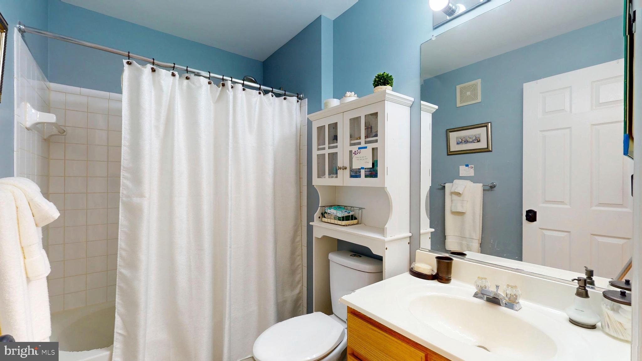 AMBER SPRING CONDOMINIUMS - Residential Lease