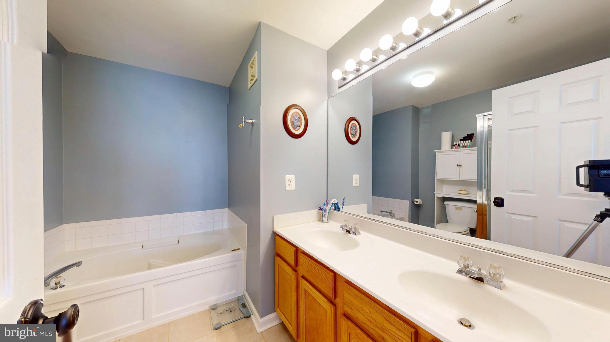 AMBER SPRING CONDOMINIUMS - Residential Lease