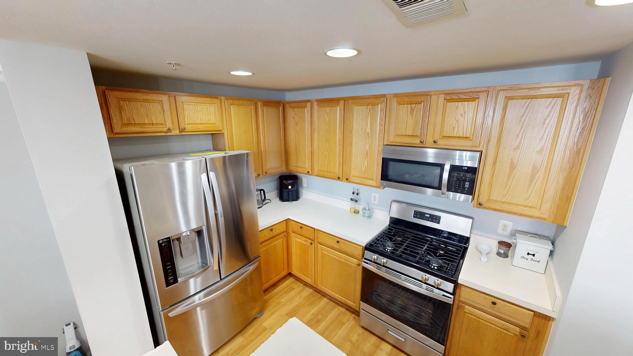 AMBER SPRING CONDOMINIUMS - Residential Lease