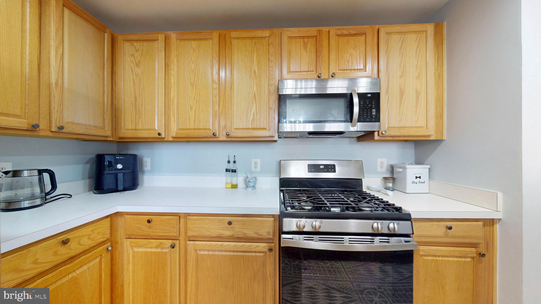 AMBER SPRING CONDOMINIUMS - Residential Lease