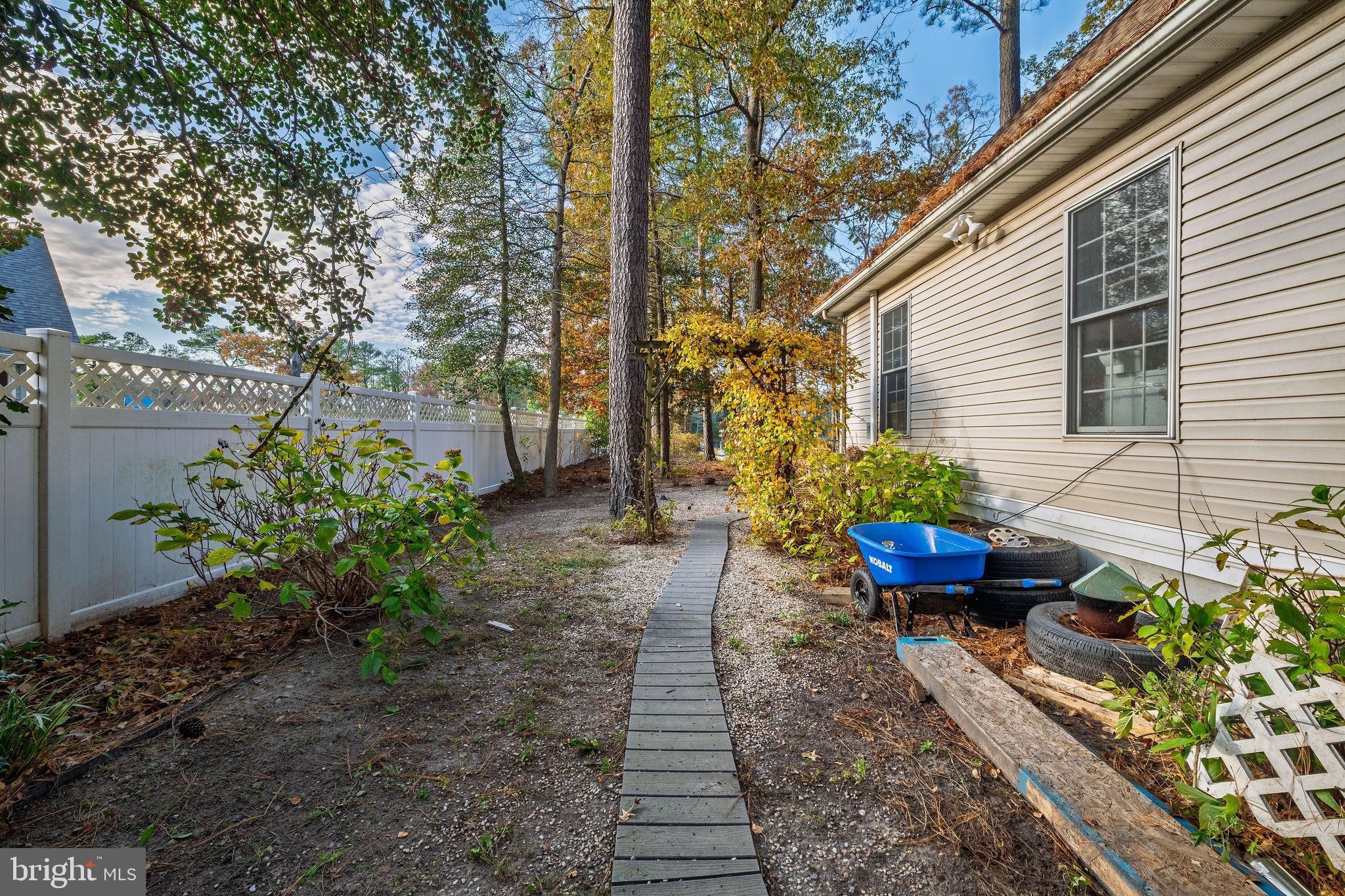 BRIARWOOD ESTATES - Residential