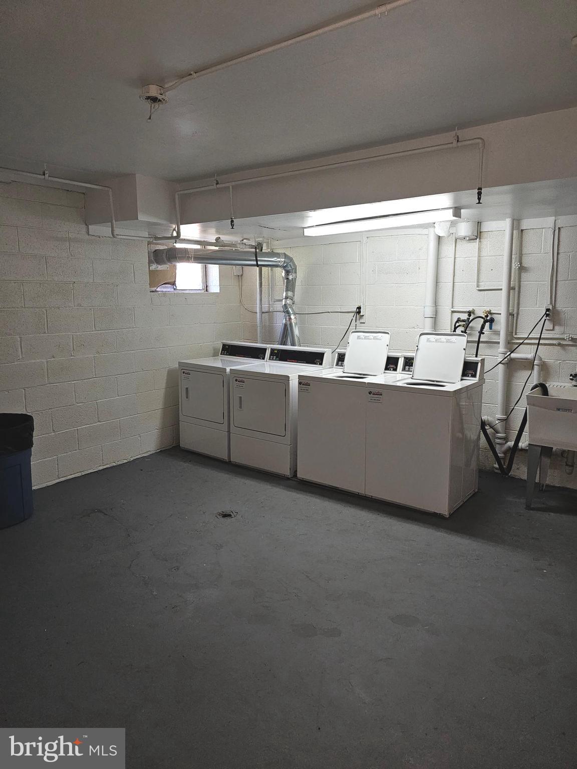 FRENCHMANS CREEK - Residential Lease