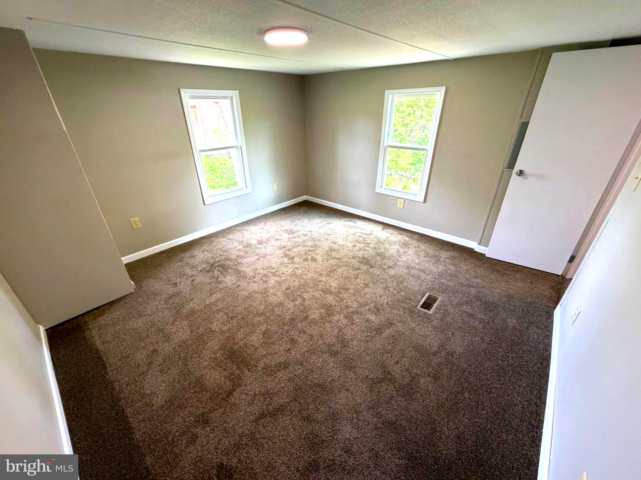 COUNTRY MANOR WEST - Residential