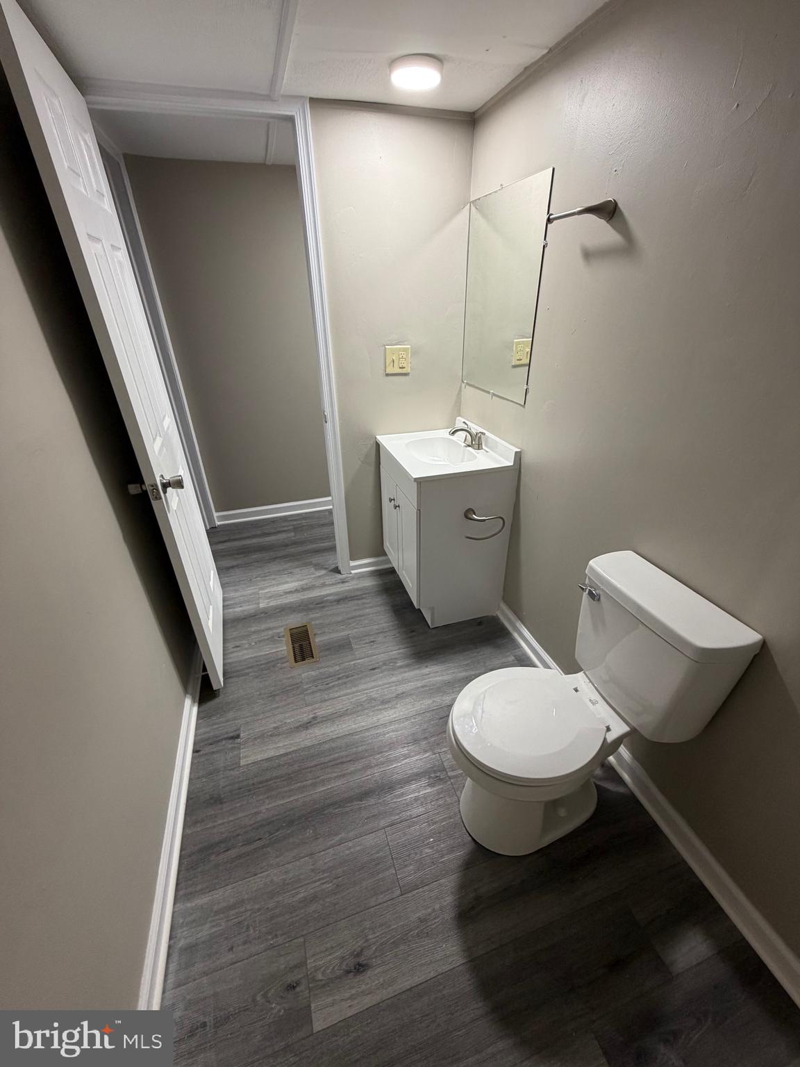 COUNTRY MANOR WEST - Residential