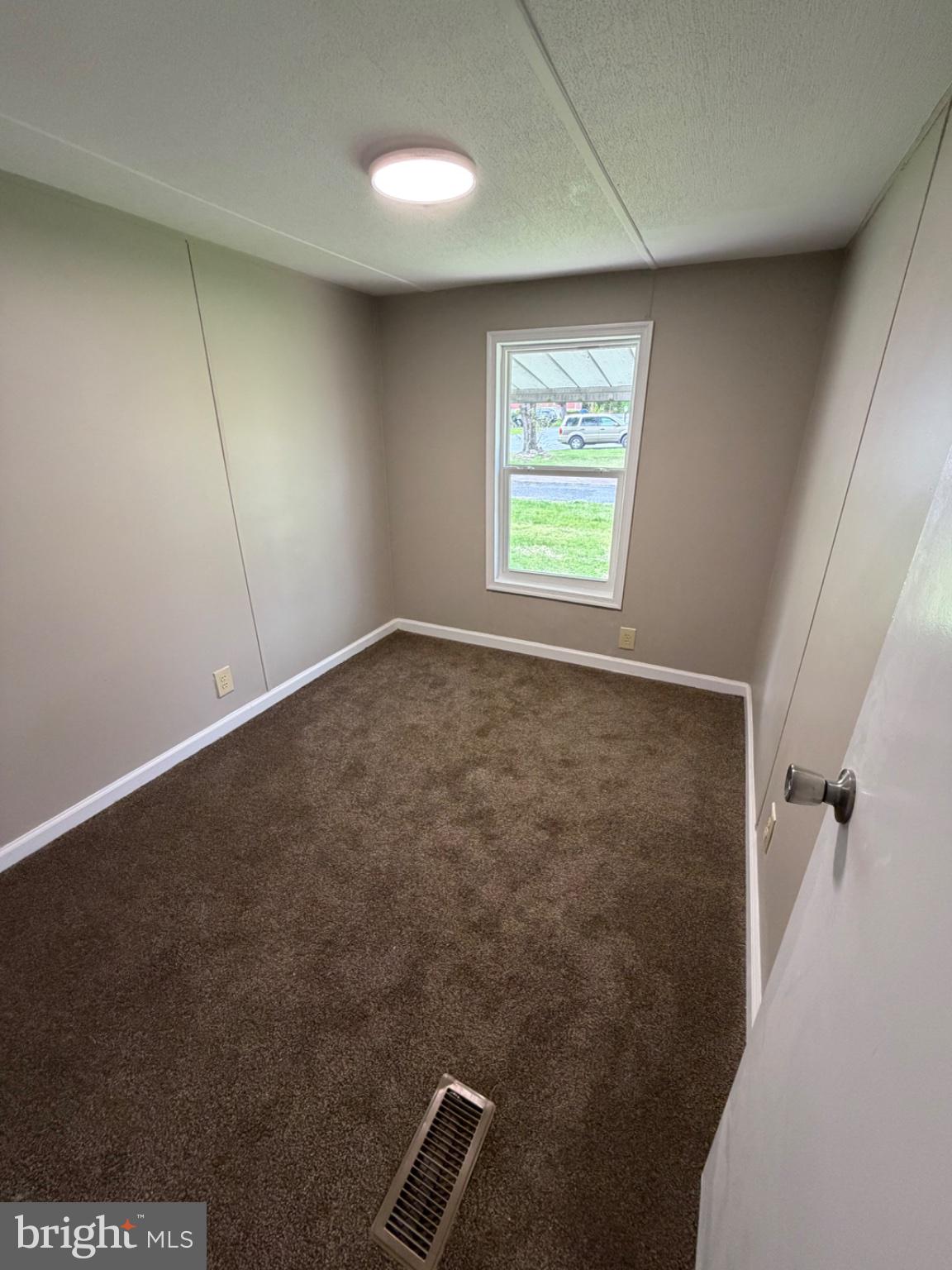 COUNTRY MANOR WEST - Residential