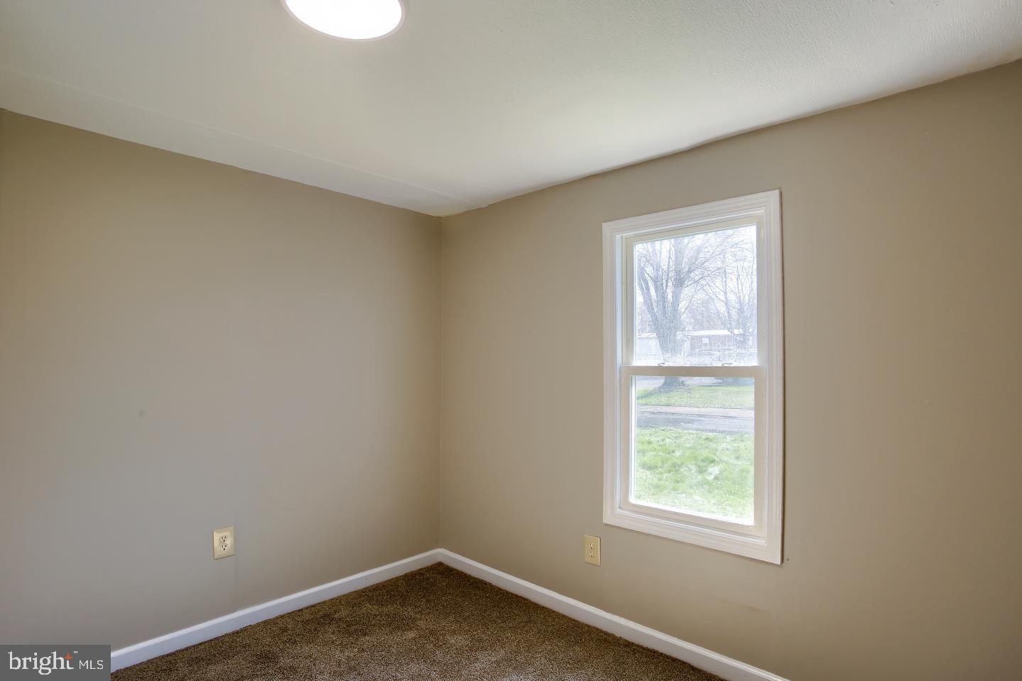 COUNTRY MANOR WEST - Residential