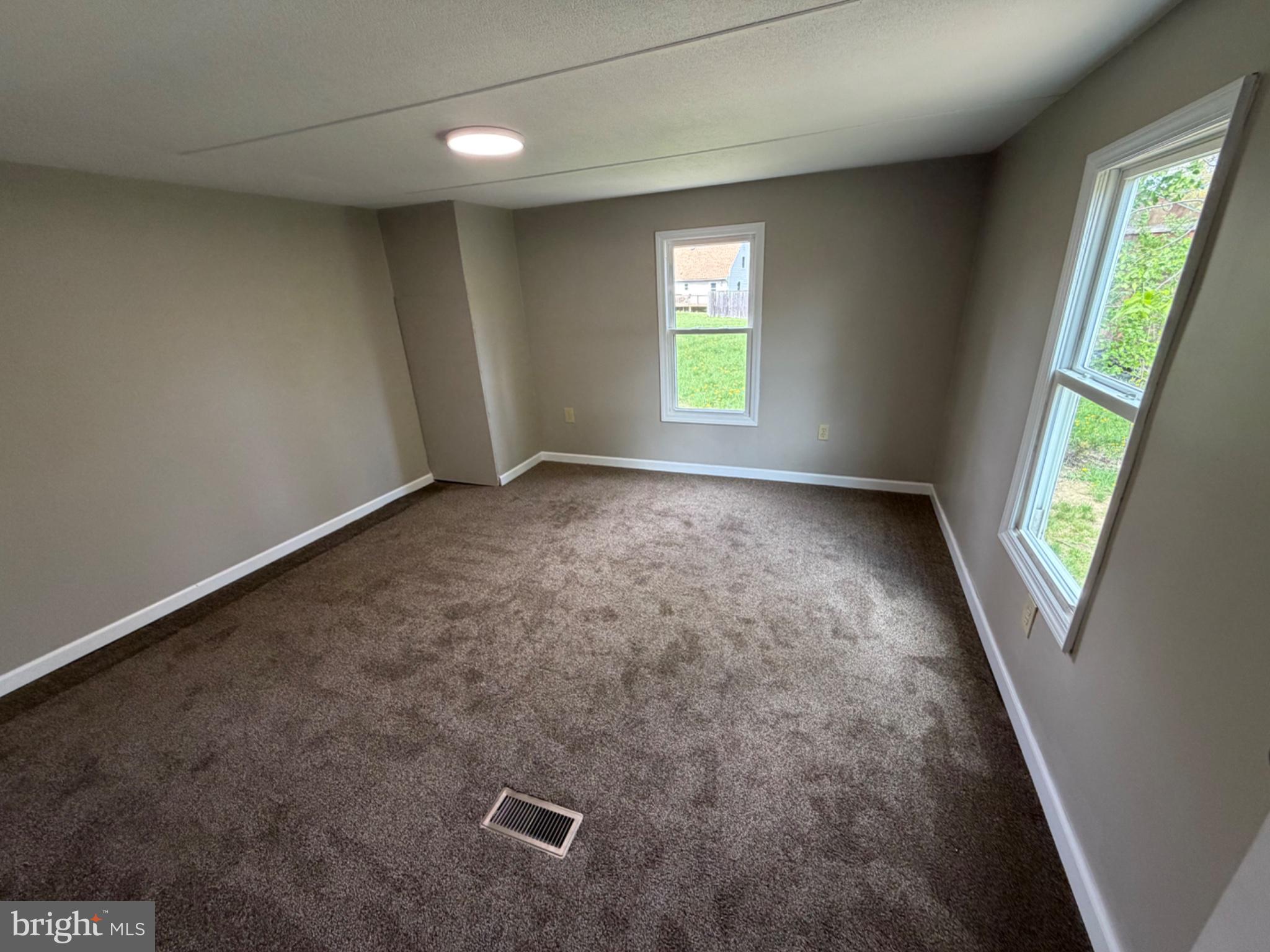 COUNTRY MANOR WEST - Residential