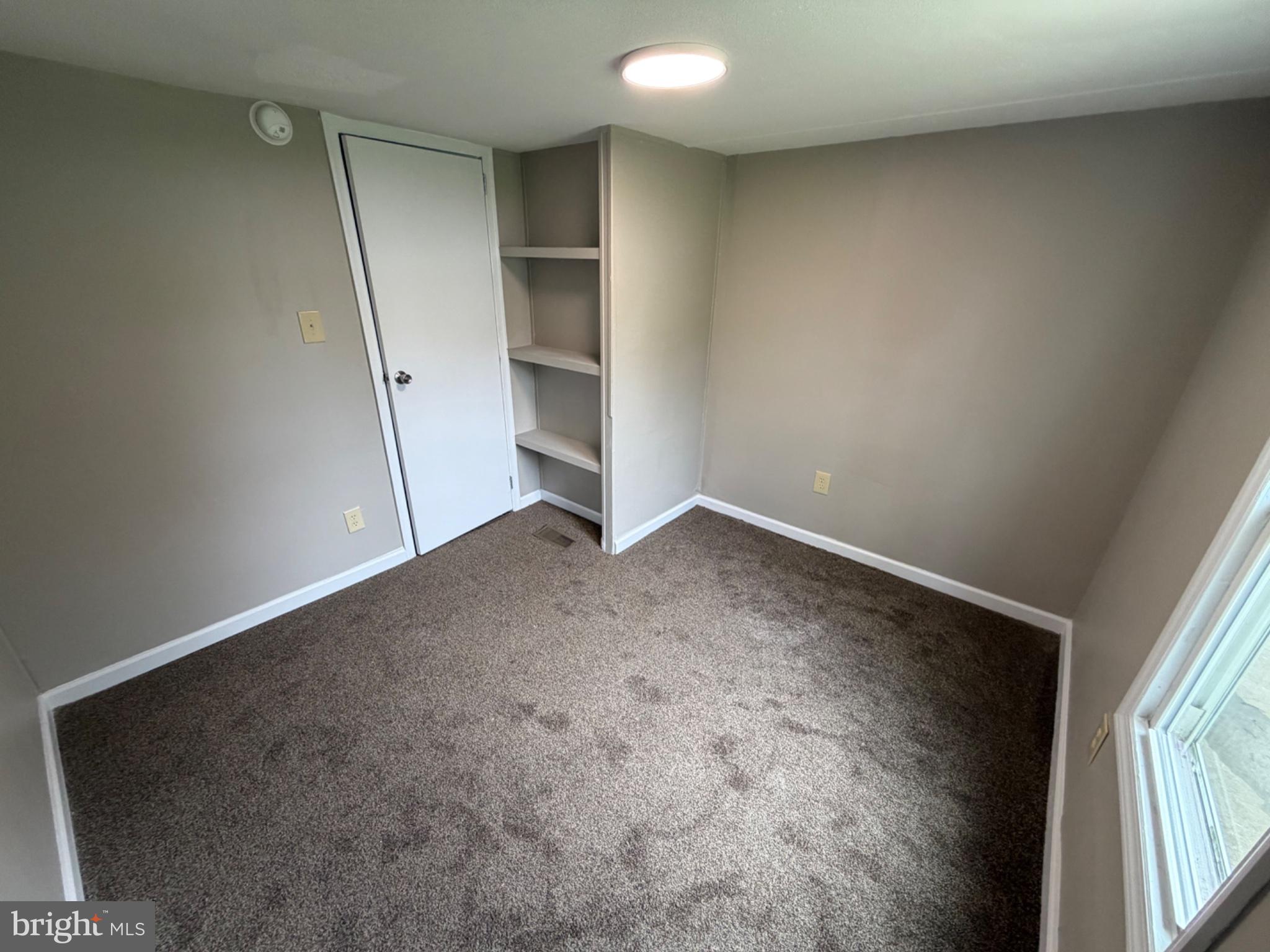 COUNTRY MANOR WEST - Residential