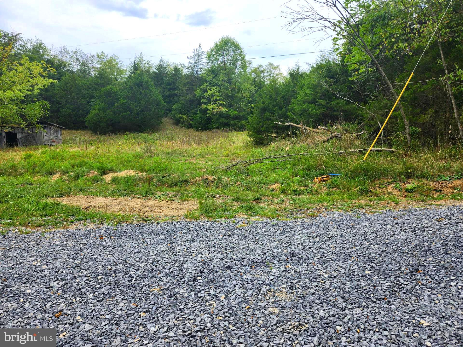 NONE UNRESTRICTED - Land