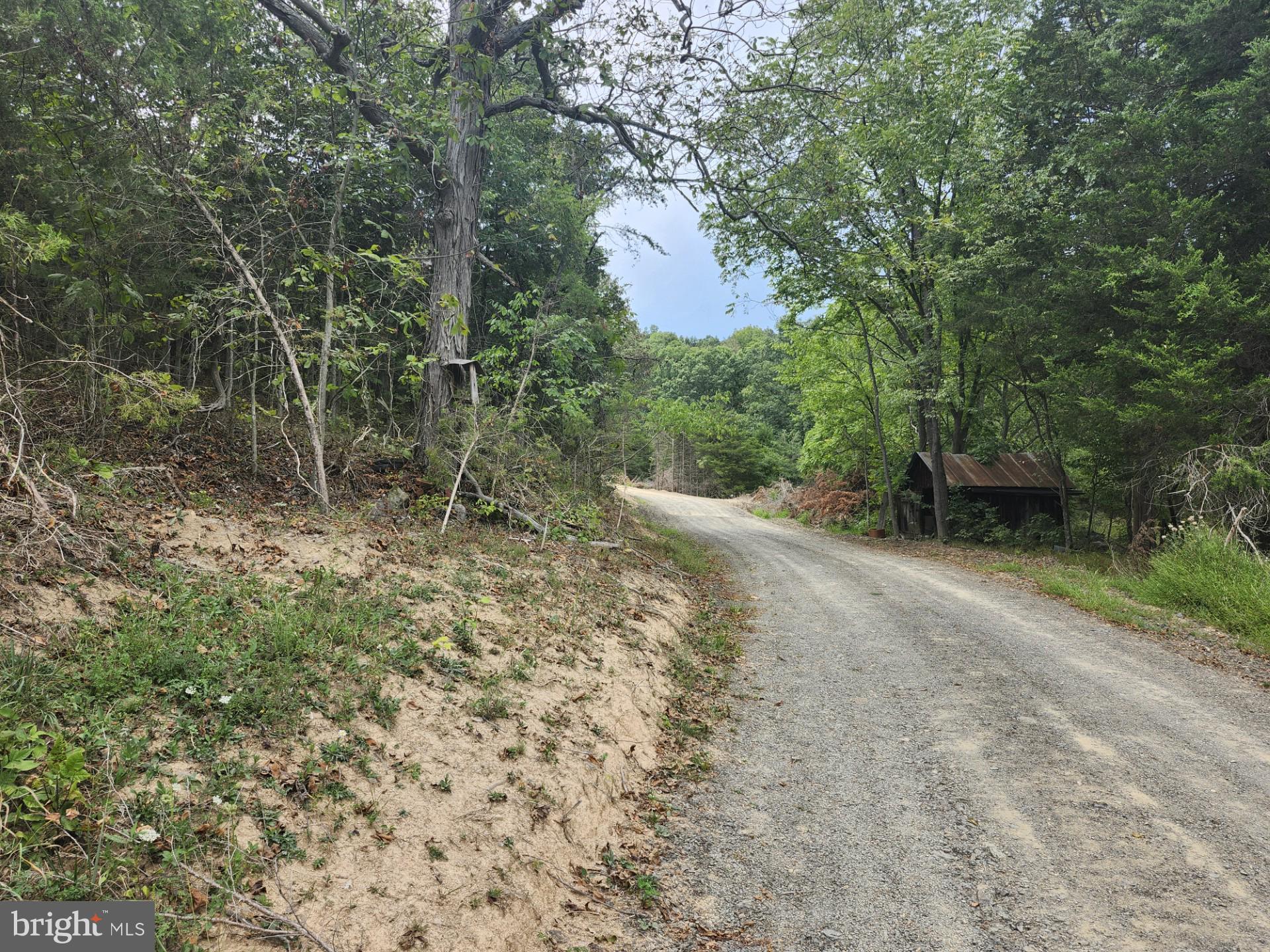 NONE UNRESTRICTED - Land