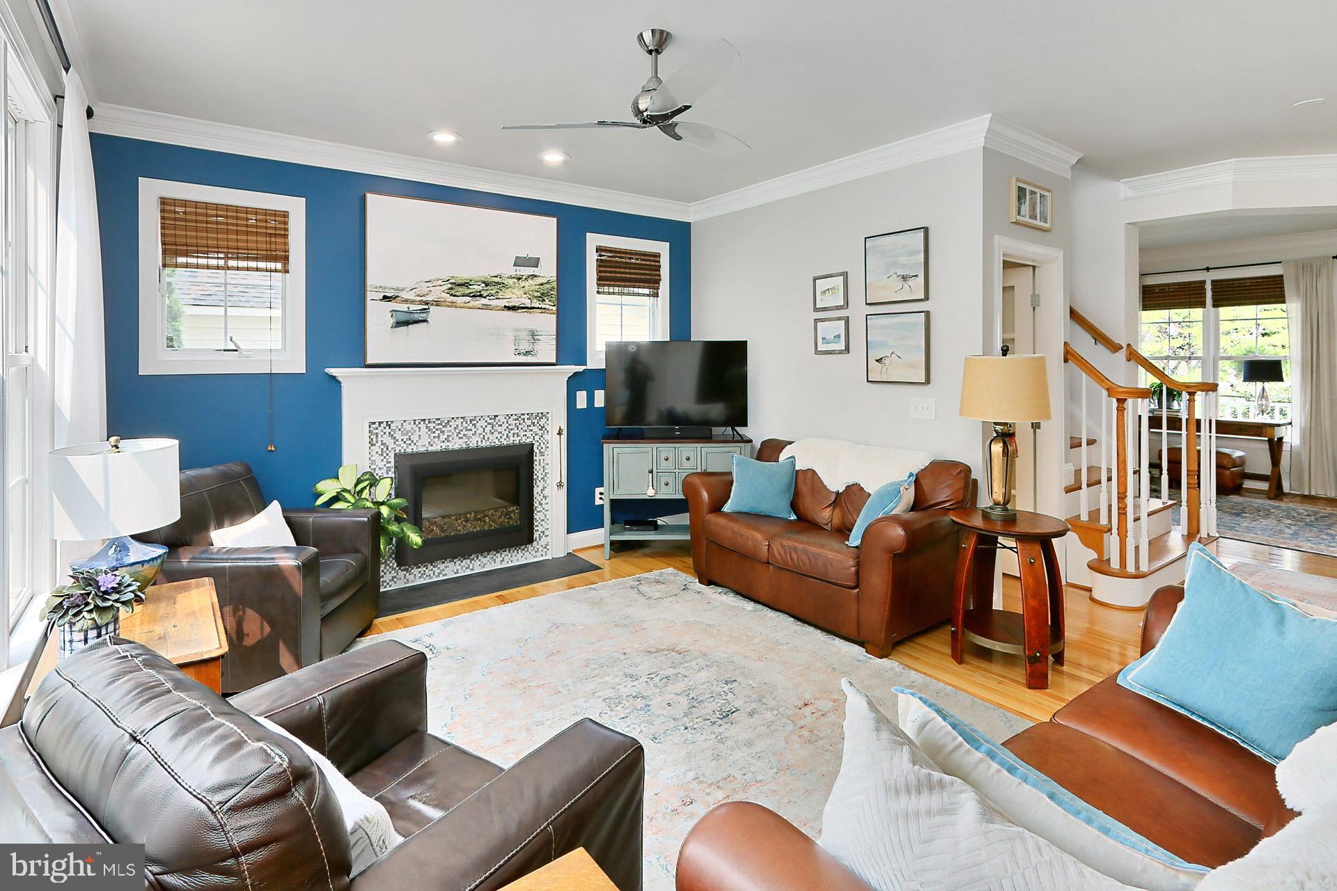 COURTS OF ST FRANCIS - Residential Lease