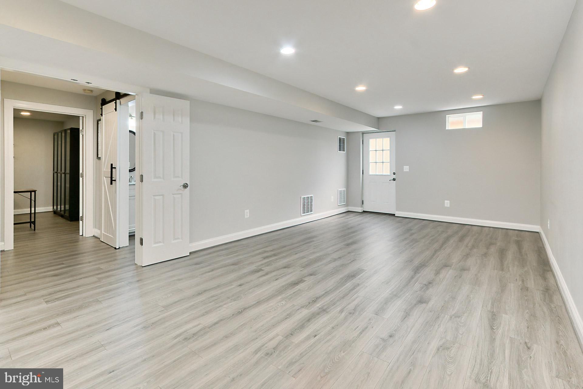 COURTS OF ST FRANCIS - Residential Lease