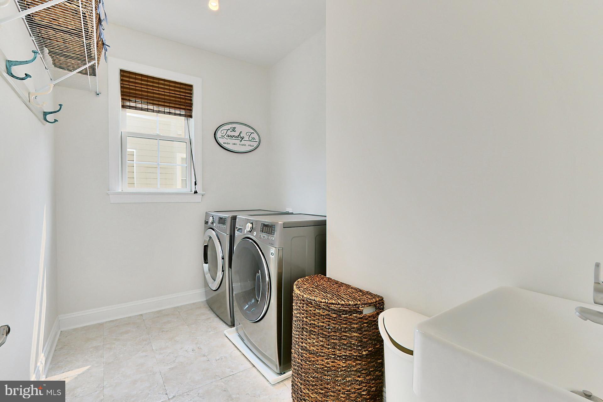 COURTS OF ST FRANCIS - Residential Lease