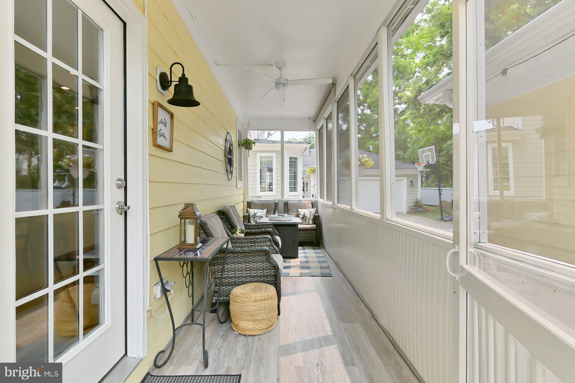 COURTS OF ST FRANCIS - Residential Lease