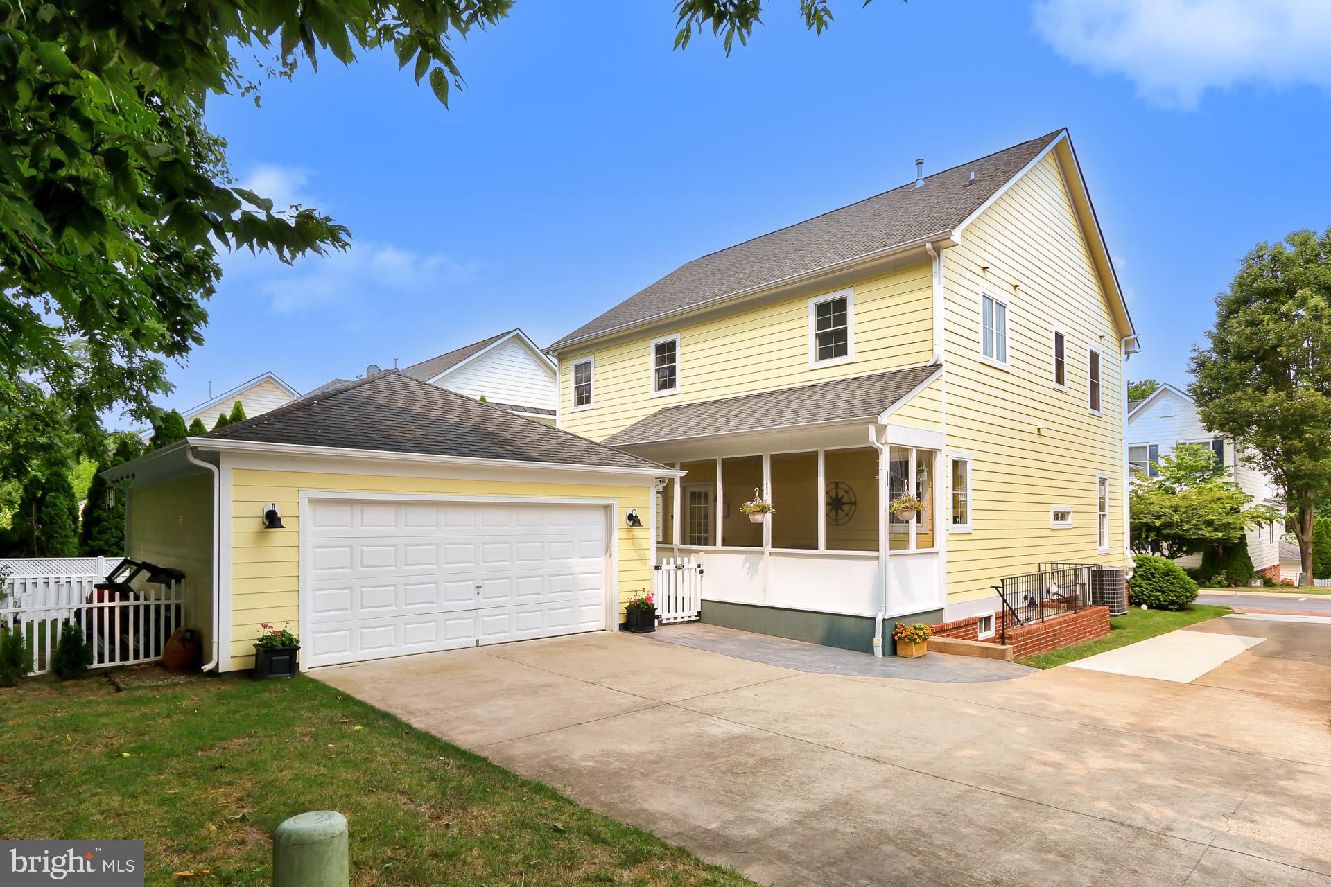 COURTS OF ST FRANCIS - Residential Lease