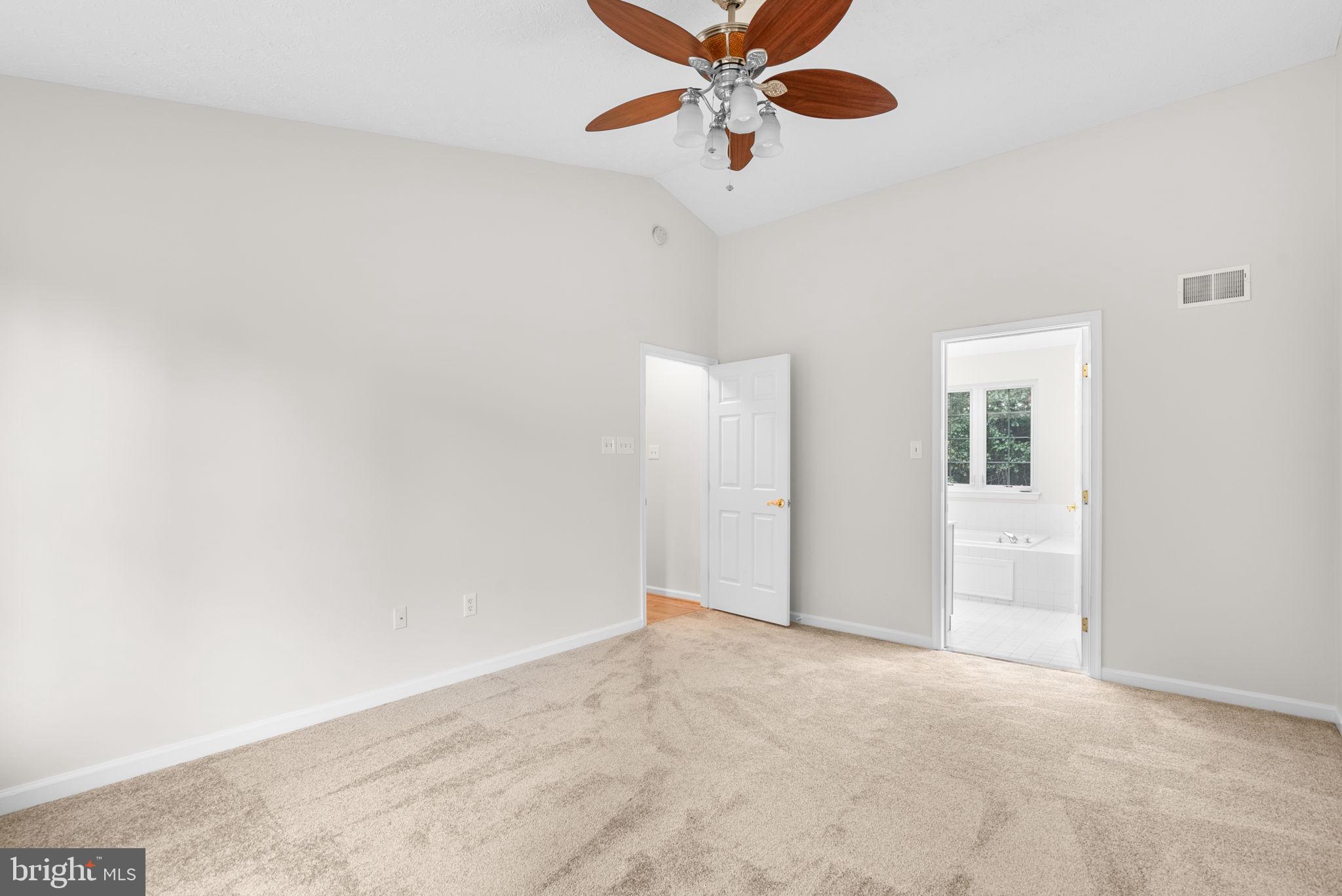 KINGS WOODS - Residential