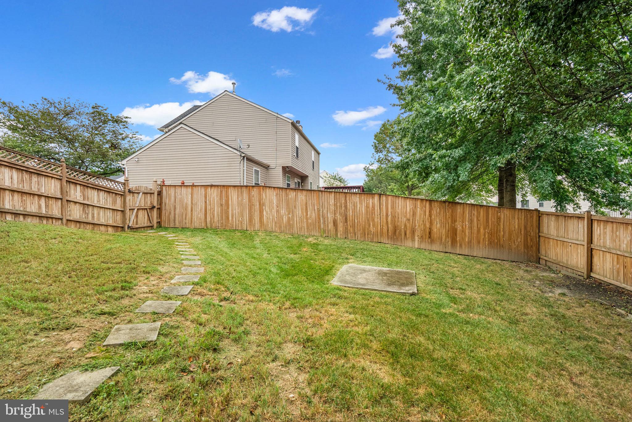 KINGS WOODS - Residential