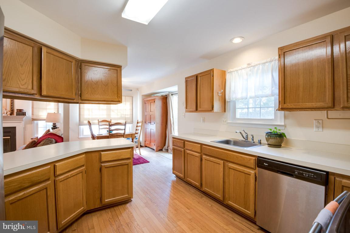 COURTS OF FOUR SEASONS - Residential