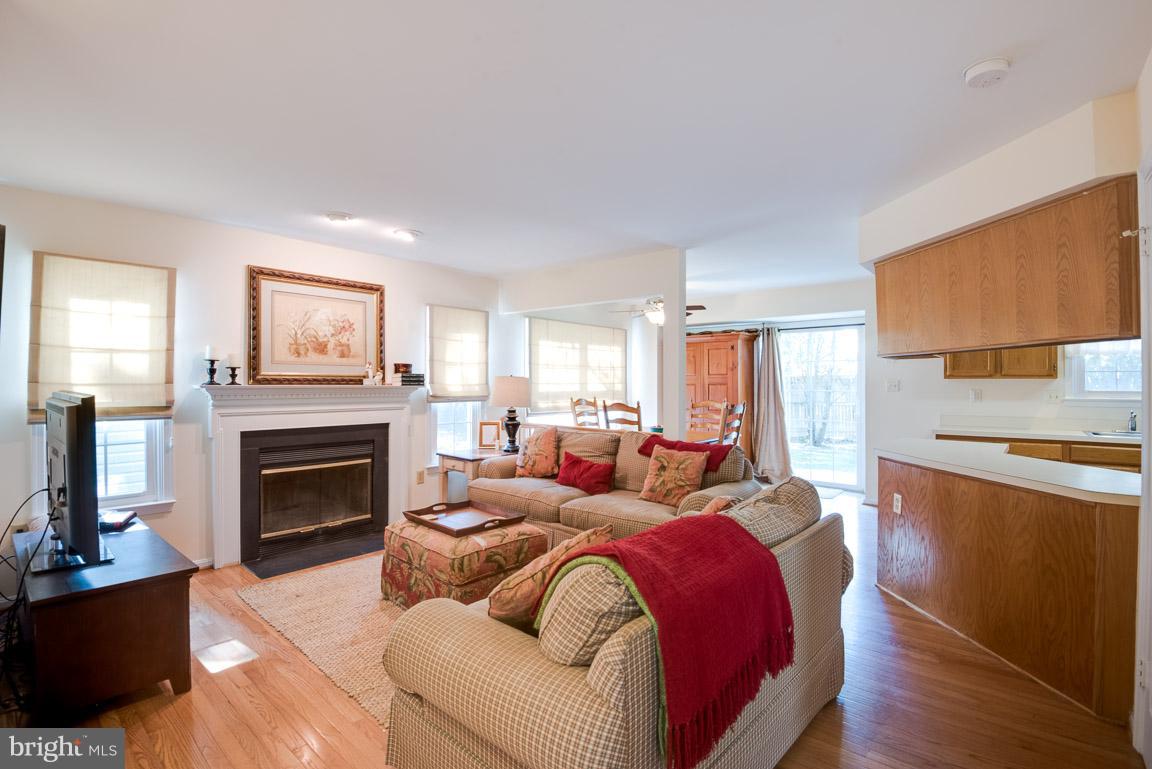 COURTS OF FOUR SEASONS - Residential