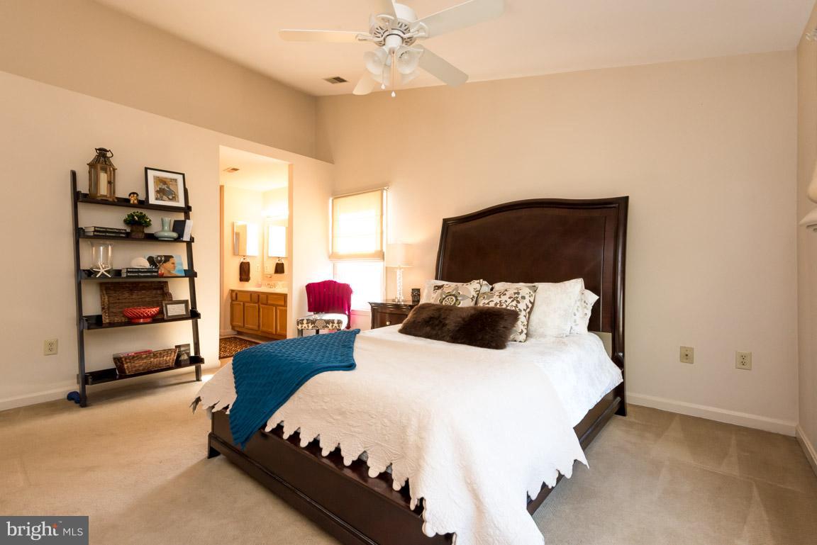 COURTS OF FOUR SEASONS - Residential