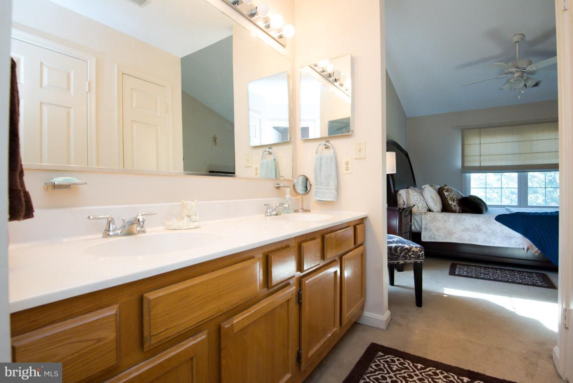 COURTS OF FOUR SEASONS - Residential