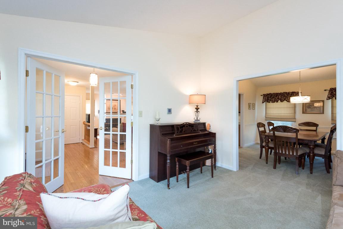 COURTS OF FOUR SEASONS - Residential