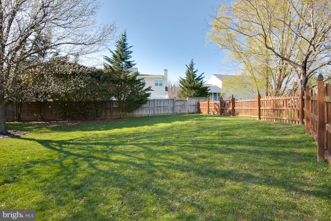 COURTS OF FOUR SEASONS - Residential