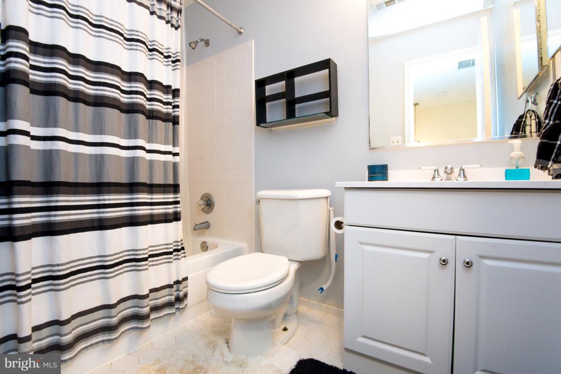 COURTS OF FOUR SEASONS - Residential