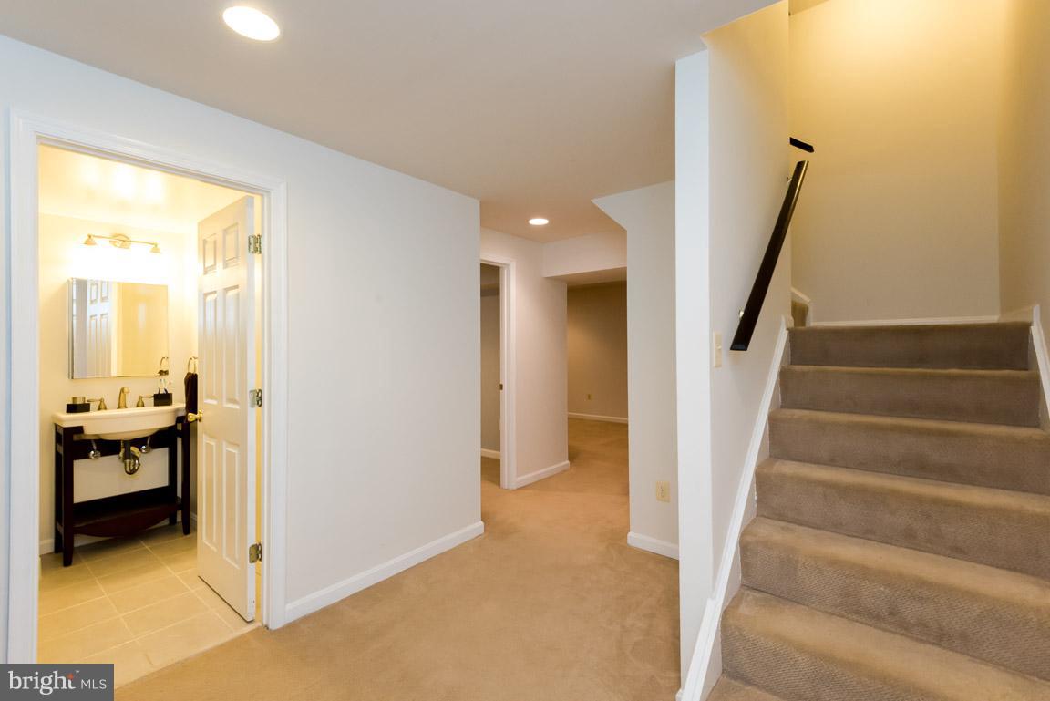 COURTS OF FOUR SEASONS - Residential