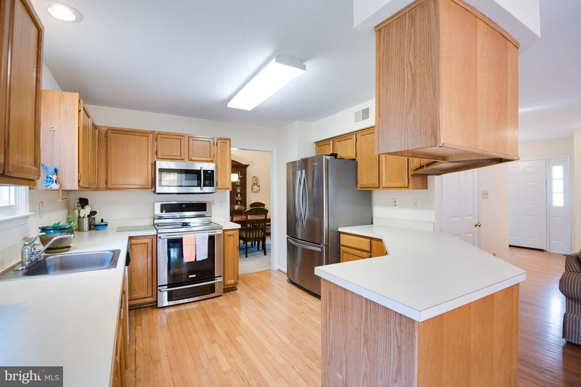 COURTS OF FOUR SEASONS - Residential