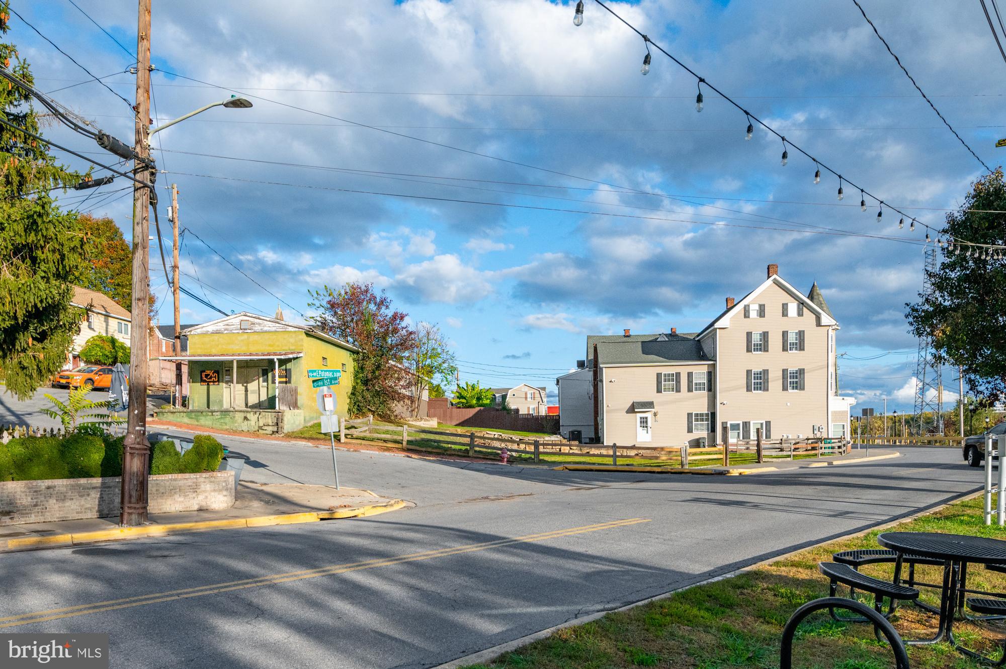 DOWNTOWN BRUNSWICK - Land